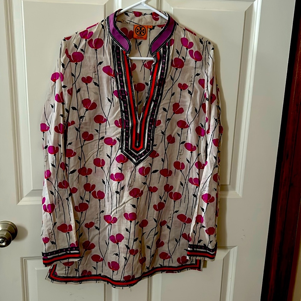 Tory Birch Size 10 tunic with mandarin collar and split sides.